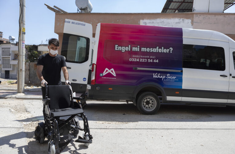 SEÇER: “ENGELLİLER VE SAĞLIK HİZMETLERİNİ ÇOK ÖNEMSİYORUZ”