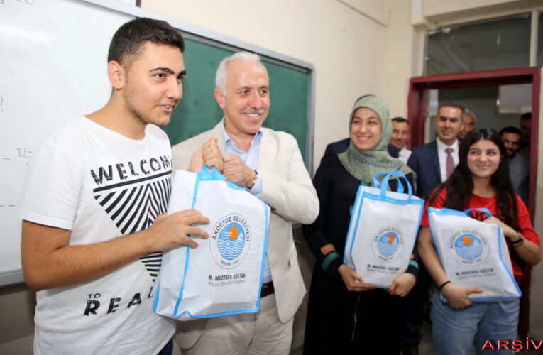 AKDENİZ BELEDİYESİ EĞİTİM AKADEMİSİ’NDEN ÖĞRENCİLERE EĞİTİM HİZMETİ