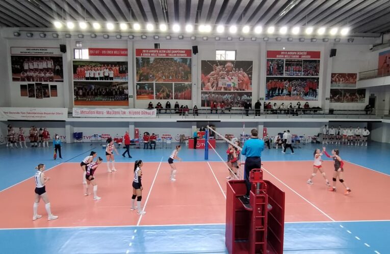 BÜYÜKŞEHİR GSK KADIN VOLEYBOL TAKIMI FİNALE KALDI
