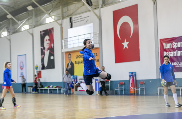 BÜYÜKŞEHİR KADIN HENTBOL TAKIMI MÜCADELEYE HAZIR