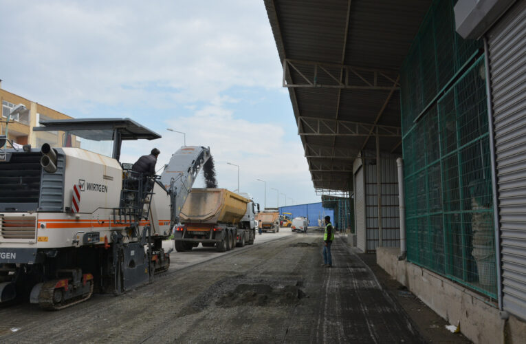 BÜYÜKŞEHİR’DEN TARSUS HAL KOMPLEKSİ’NDE ASFALT ÇALIŞMASI