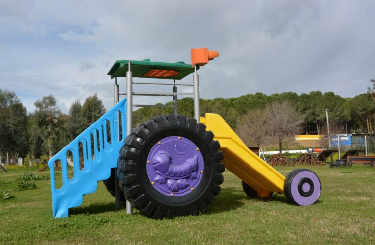 TARSUS GENÇLİK KAMPI GERİ DÖNÜŞÜM ATÖLYELERİ HARİKALAR YARATMAYA DEVAM EDİYOR