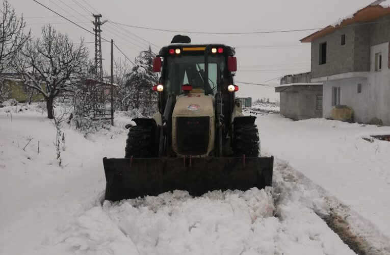 MERSİN BÜYÜKŞEHİR, KARDAN KAPANAN YOLLARI AÇTI