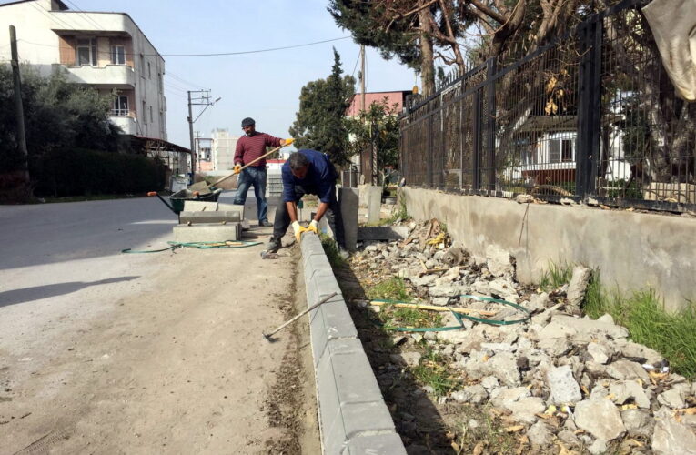 AKDENİZ FEN İŞLERİ EKİPLERİ HER MAHALLEYE HİZMET VERİYOR