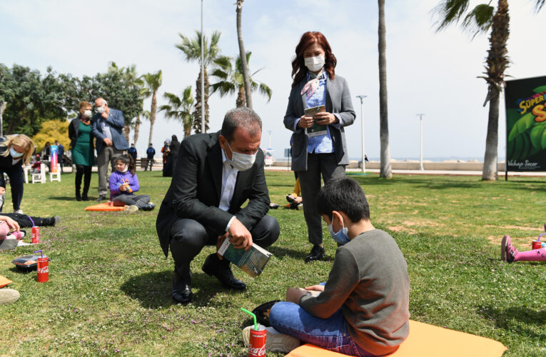 BAŞKAN SEÇER VE MERAL SEÇER, KADINLARA KATILIM BELGELERİNİ VERDİ