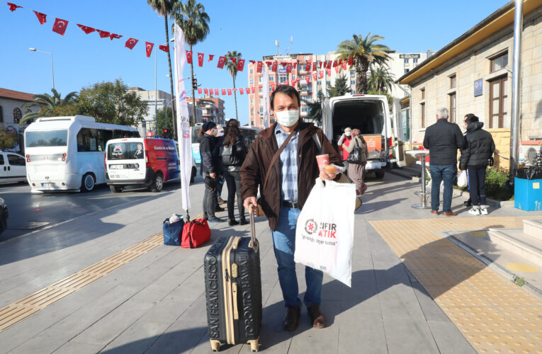 SICACIK ÇORBANIN DUMANI TRENİN DUMANINA KARIŞIYOR