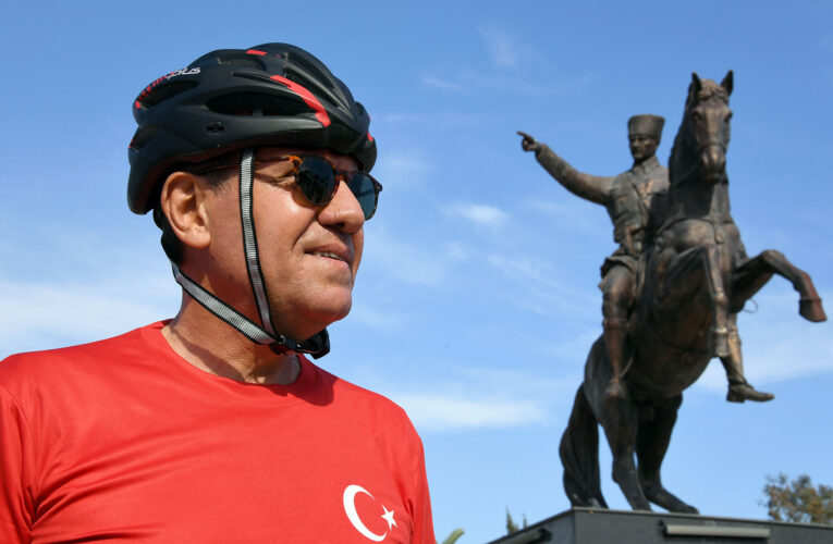 PEDALLAR ÇEVRİLDİ, 19 MAYIS COŞKUSU KENT MERKEZİNE YAYILDI