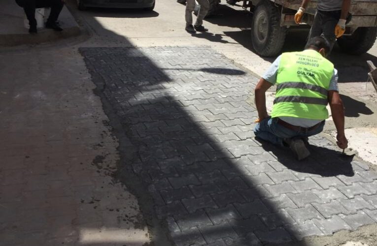 Metruk binalar yıkıldı, tonlarca moloz alındı