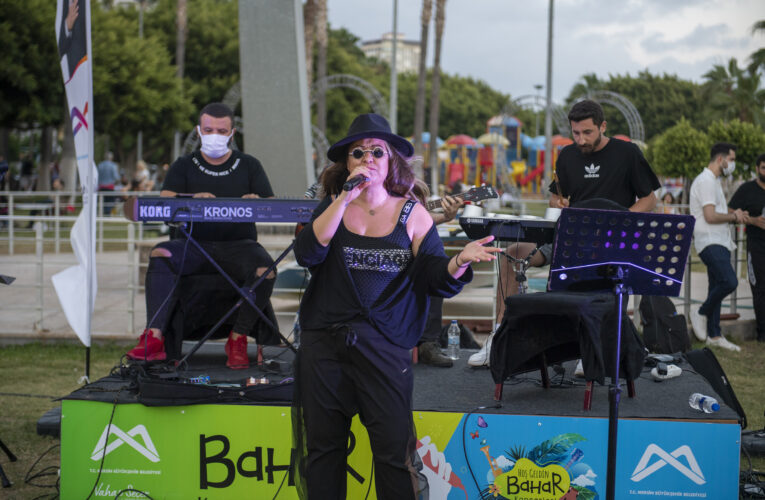 MERSİN BÜYÜKŞEHİR, PANDEMİDE MÜZİSYENLERE 1 MİLYON 300 BİN LİRA DESTEK SAĞLADI