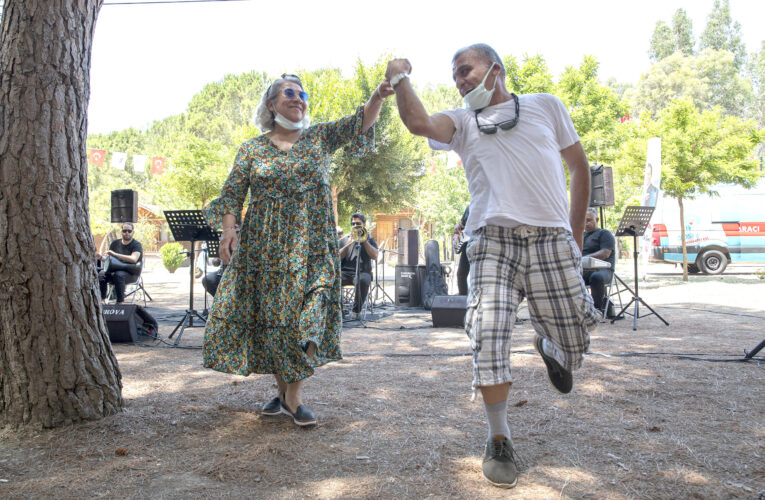 TARSUS GENÇLİK KAMPI, BİR KEZ DAHA YAŞ ALMIŞ VATANDAŞLARI AĞIRLADI