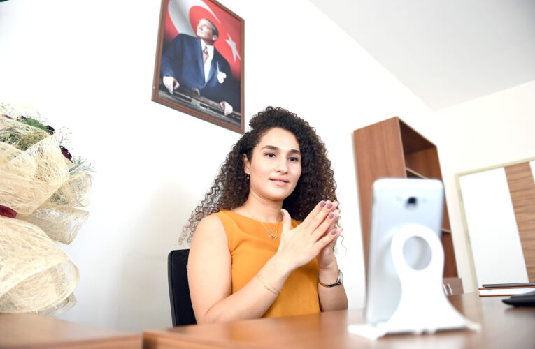 BÜYÜKŞEHİR’İN GÖRÜNTÜLÜ DESTEK HATTI İLE İŞİTME ENGELLİ VATANDAŞLARA TAM DESTEK