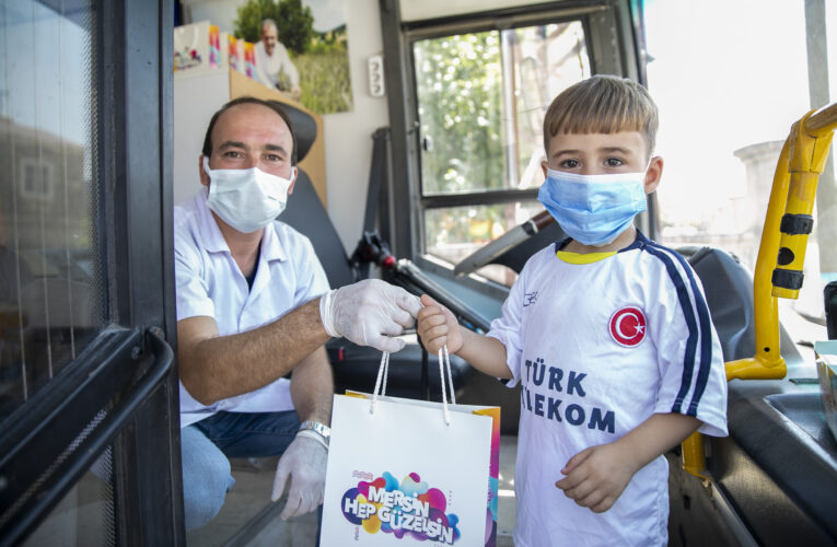 BÜYÜKŞEHİR’İN MOBİL KUAFÖR HİZMETİ MAHALLE MAHALLE DOLAŞMAYA DEVAM EDİYOR