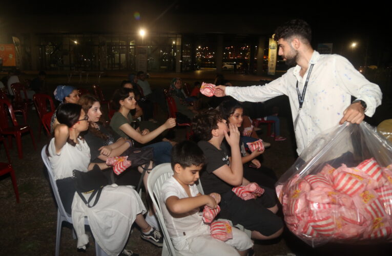 AKDENİZ’DE HEM KONSER HEM SİNEMA KEYFİ