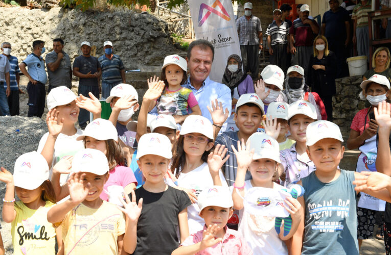 SEÇER, ÇAMLIYAYLA’DA MAHALLE MUHTARLARIYLA BİR ARAYA GELDİ