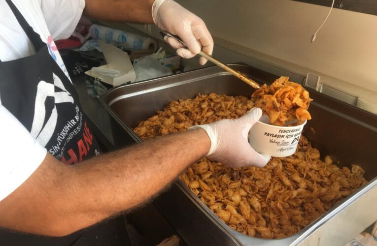 MOBİL MUTFAK TIRI AFET BÖLGESİNDE BİNLERCE KİŞİYE ULAŞIYOR