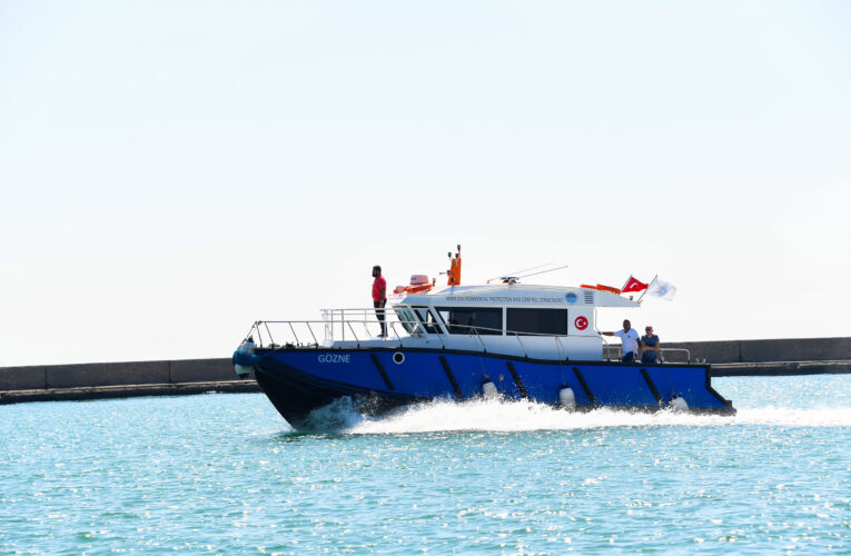 AKDENİZ’İ KİRLETEN YABANCI BANDIRALI GEMİYE MERSİN BÜYÜKŞEHİR CEZA KESTİ