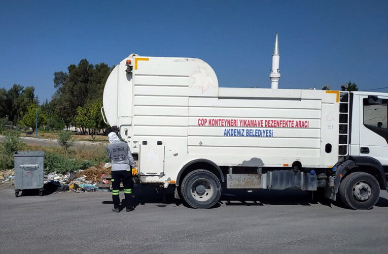 AKDENİZ BELEDİYESİ, SALGINA KARŞI MÜCADELESİNİ ARALIKSIZ SÜRDÜRÜYOR