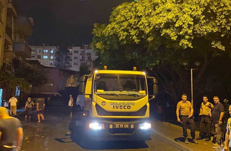 TOROSLAR BELEDİYESİ, SAĞANAK YAĞIŞ SIRASI VE SONRASINDA TEYAKKUZDA