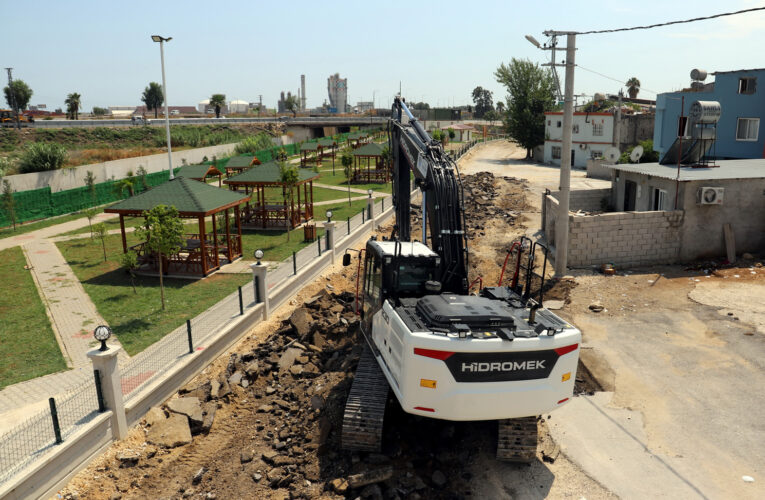 AKDENİZ’İN PARK VE YEŞİL ALAN VARLIĞI ARTIYOR