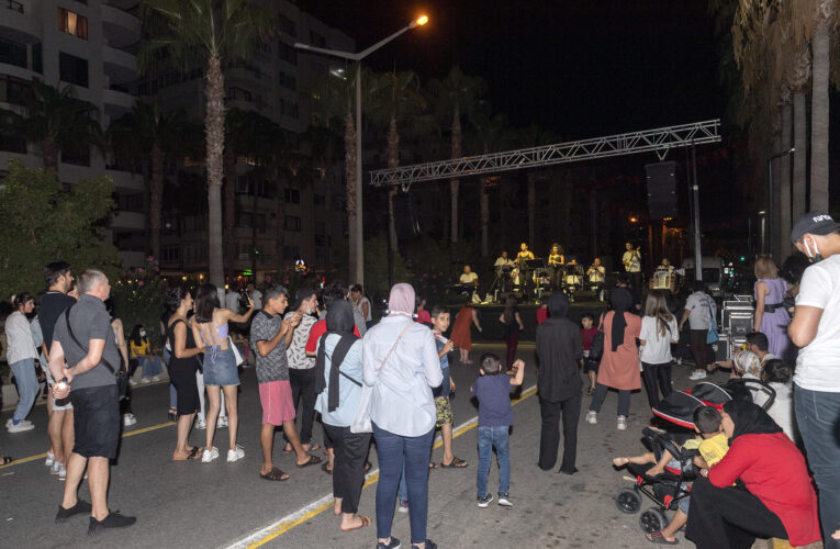 BÜYÜKŞEHİR’DEN ADNAN MENDERES BULVARI’NDA “HAREKETLİ” ETKİNLİK