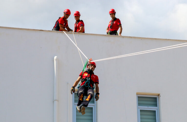 İPLE VE MERDİVEN TEKNİĞİ İLE KURTARMA OPERASYONU