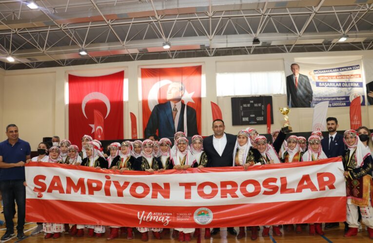 Toroslar Belediyesi Halk Oyunları Ekibi, önemli bir başarıya daha imza attı