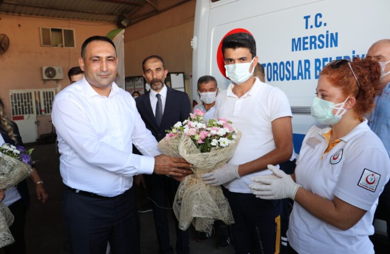 “Dünya İlk Yardım Günü’nde Acil Vaka İhbarı Üzerine Geldiler, Alkışlarla Karşılandılar”