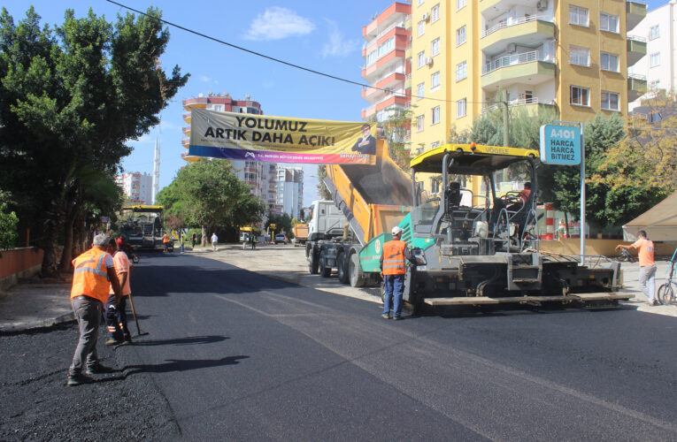 BÜYÜKŞEHİR, 20 YILDIR YAMA İÇİNDEKİ LİMONLUK MAHALLESİ 9. CADDE’Yİ ASFALTA KAVUŞTURDU