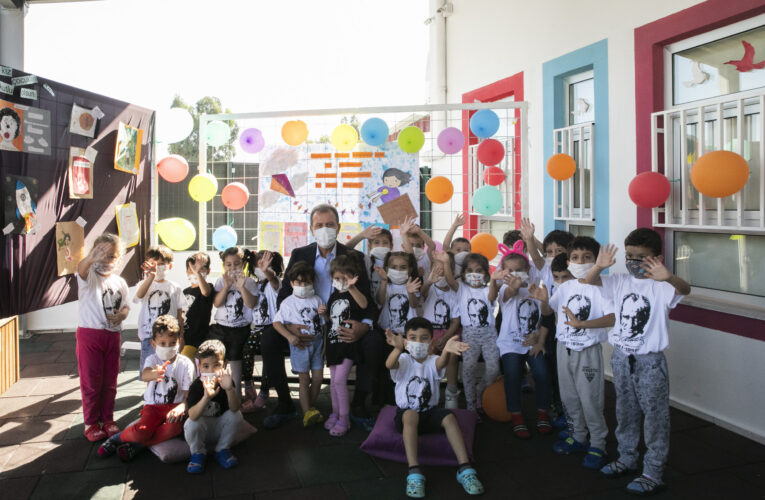 SEÇER: “BÜTÜN ÇOCUKLARI AYRIM YAPMADAN SEVİYORUZ”