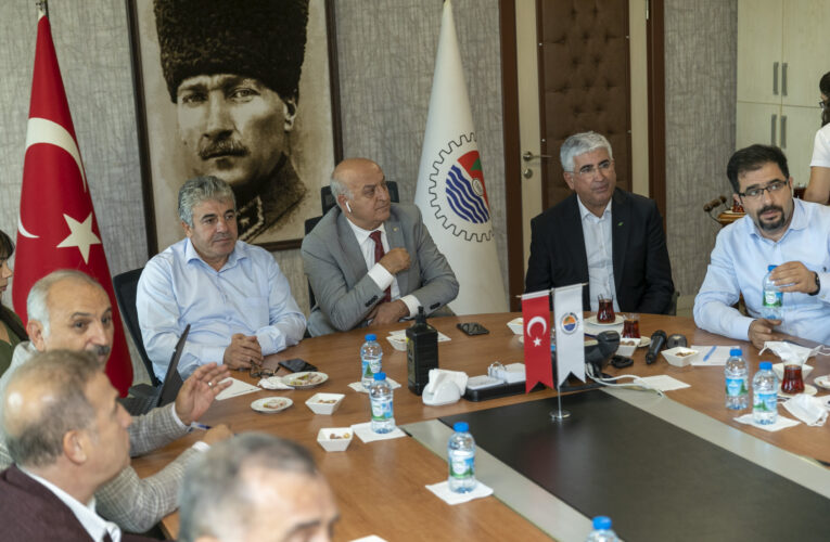 BÜYÜKŞEHİR, PROJELERLE KENT MERKEZİNİ CAZİBE MERKEZİ HALİNE GETİRİYOR