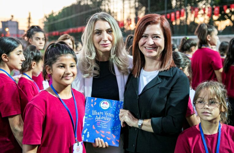 MERSİN BÜYÜKŞEHİR’İN KIR ÇİÇEKLERİ, DİLEK İMAMOĞLU, NURAY KARALAR VE MERAL SEÇER’İ AĞIRLADI