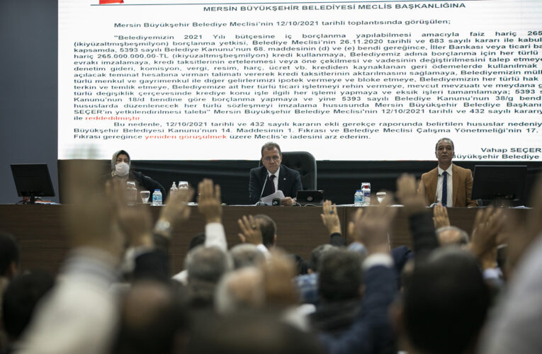 SEÇER: “ÖNCEKİ DÖNEME 352 MİLYON DOLAR BORÇLANMA YETKİSİ VERMİŞSİNİZ BANA BUNU NİYE YAPMIYORSUNUZ?”