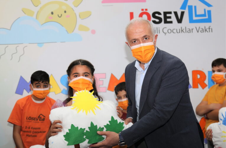 “Hayalimiz yüzünüzde çiçekler açmasını sağlamaktır”