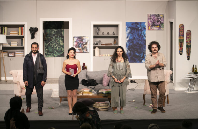 Desteklerinden dolayı Mersin Büyükşehir Belediyesi’ne plaket verildi