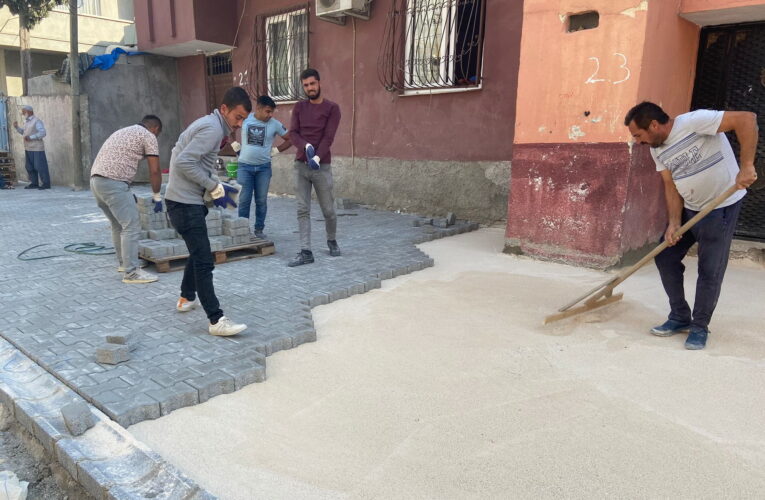 AKDENİZ’DE İHTİYAÇ DUYAN HER MAHALLEYE HİZMET