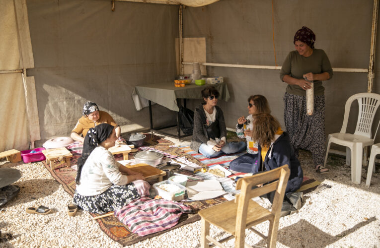 HEM TARİHİ MEKANLARI HEM DE GAZİ ÇİFTLİĞİ’Nİ GEZDİLER