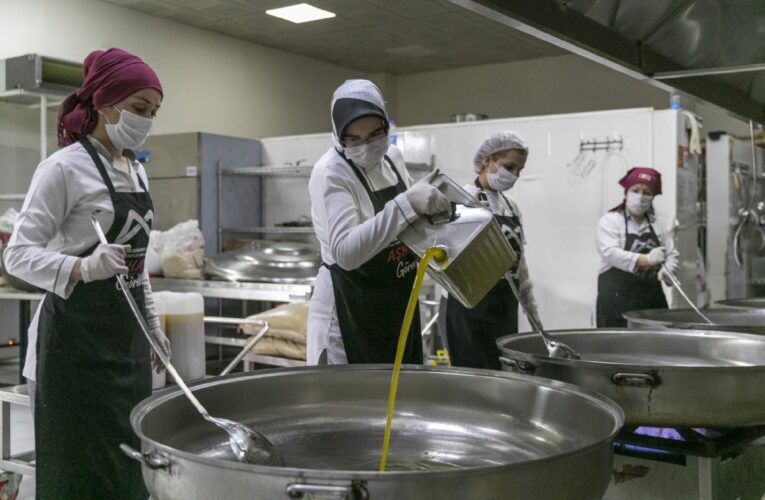 “Belediyemize ait  alanlardaki hiçbir mahsul boşa gitmiyor, hepsi değerlendiriliyor”