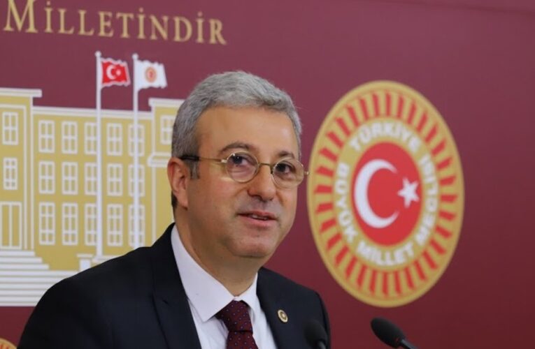 CHP’Lİ ANTMEN ‘KARAYOLLARININ KAR KÜREME ARAÇLARI NEREDE?’