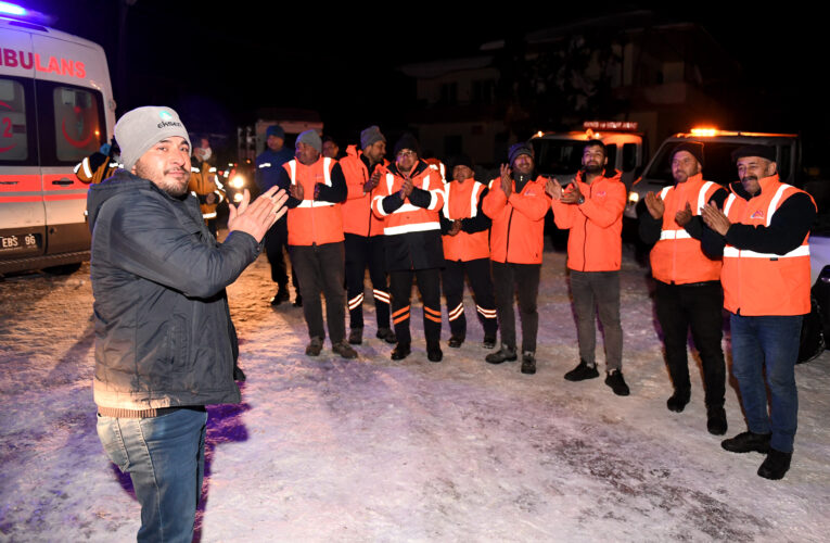 BÜYÜKŞEHİR, VATANDAŞLARI KAR ESARETİNDEN KURTARIYOR