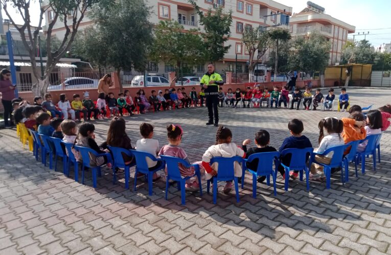 POLİS ANAOKULU ÖĞRENCİLERİNE TRAFİK EĞİTİMİ VERDİ