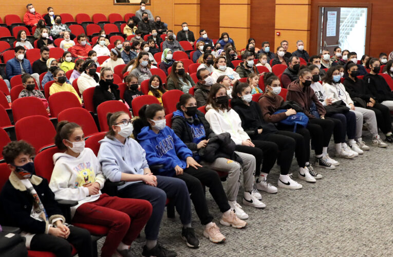 ÇUKUROVA AİLESİ, SEMİNERDE BULUŞTU