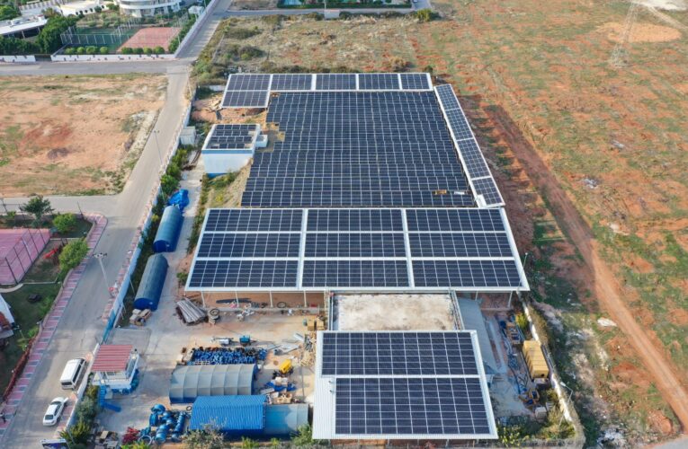 ÇATI TİPİ GÜNEŞ ENERJİSİ SANTRALLERİ İLE YILLIK 4,5 MİLYON KWH ELEKTRİK ÜRETİMİ HEDEFLENİYOR