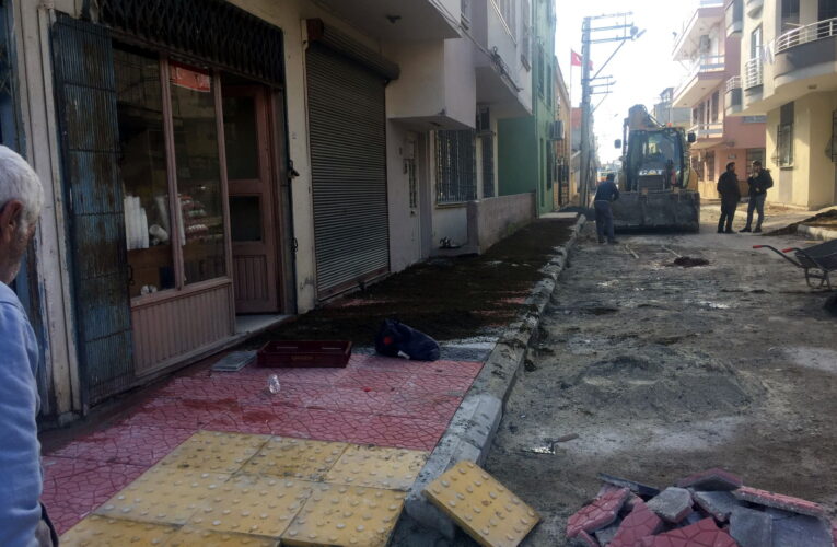 AKDENİZ BELEDİYESİ FEN İŞLERİ EKİPLERİ ARALIKSIZ ÇALIŞIYOR