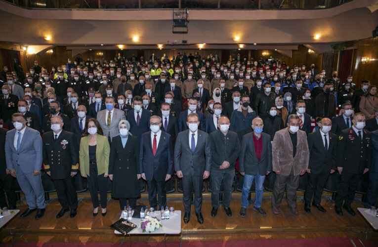 BAŞKAN SEÇER, ‘DEVLET ÖVÜNÇ MADALYASI VE BERATI TEVCİH TÖRENİ’NE KATILDI