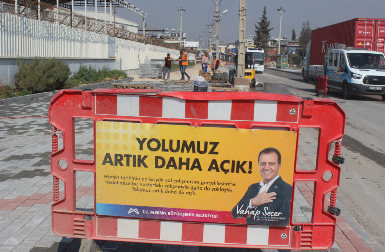 BÜYÜKŞEHİR’DEN ÇİLEK VE KARADUVAR MAHALLELERİNDE EŞ ZAMANLI YOL YAPIM ÇALIŞMASI