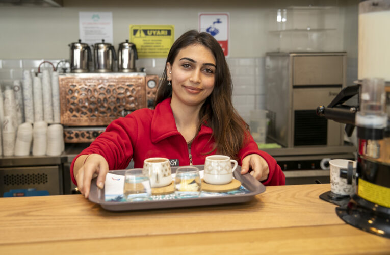 15 ÖĞRENCİ BÜYÜKŞEHİR’İN KAFELERİNDE İŞ BAŞI YAPTI