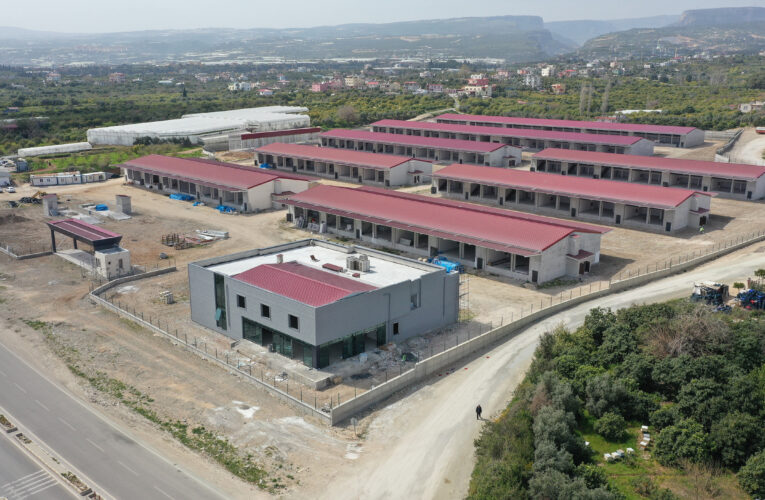 ERDEMLİ HAL TESİSİ’NİN YÜZDE 75’İ TAMAMLANDI