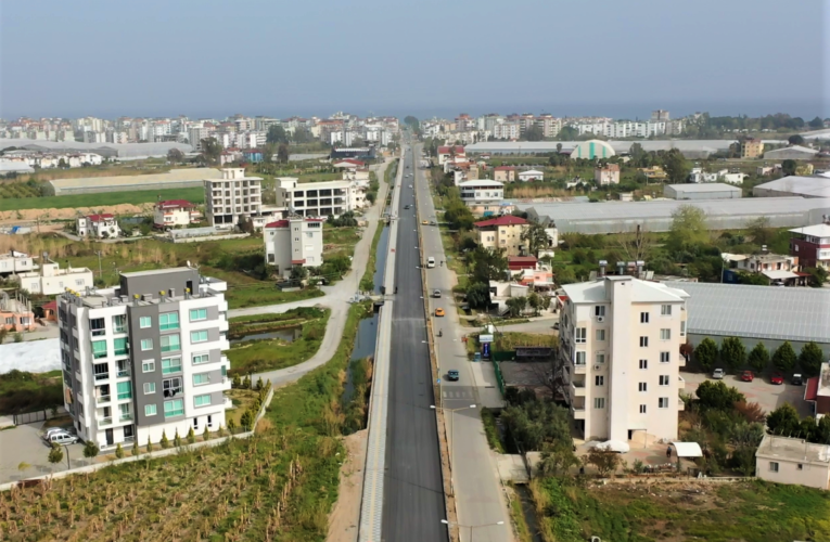 BÜYÜKŞEHİR’İN YOL VE ASFALT ATAĞI ANAMUR’LA DEVAM EDİYOR