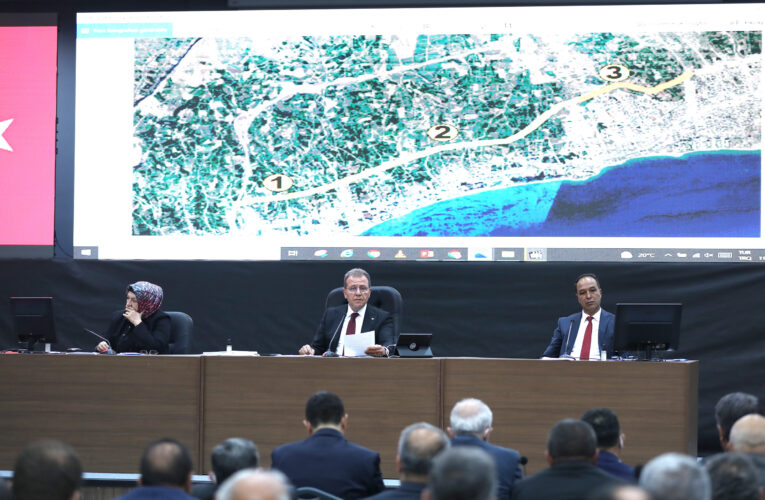 “BU YIL İÇERİSİNDE 185, GEÇEN YILLA BERABER TOPLAM 272 YENİ OTOBÜSÜ MERSİNLİLERİN HİZMETİNE SUNACAĞIZ”