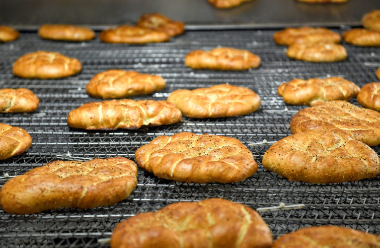 Büyükşehir’in Ramazan pideleri uygun fiyatıyla sofralarda